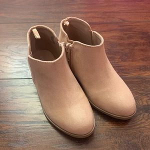 OLD NAVY beige boots sz 11